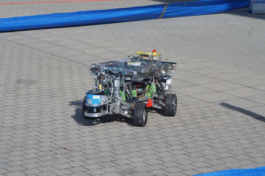 Beteigeuze am fahren auf Pflastersteinen