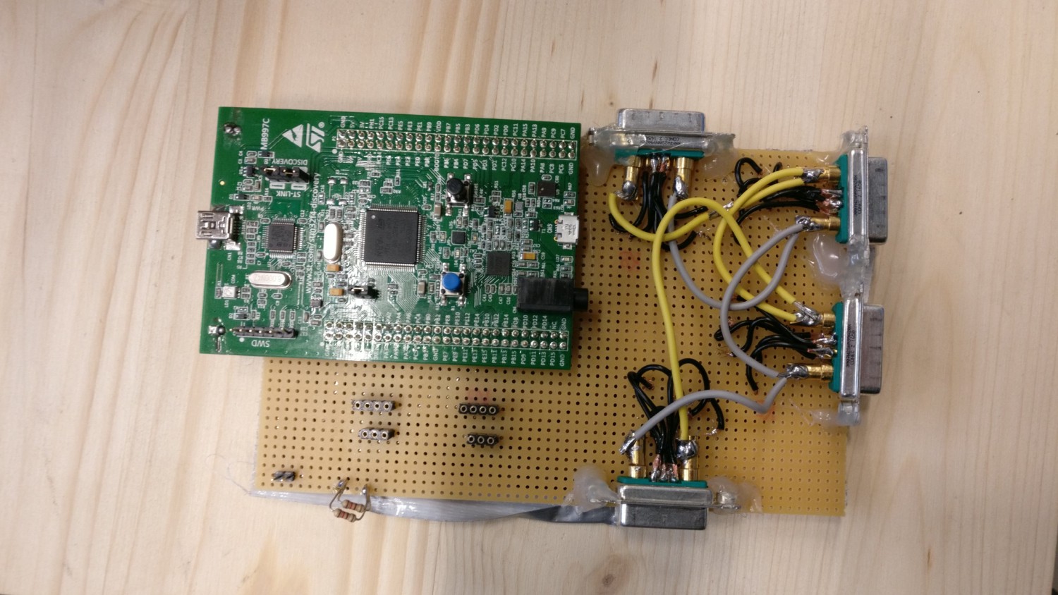 Erste Prototypplatine zum Ansteuern der Motoren