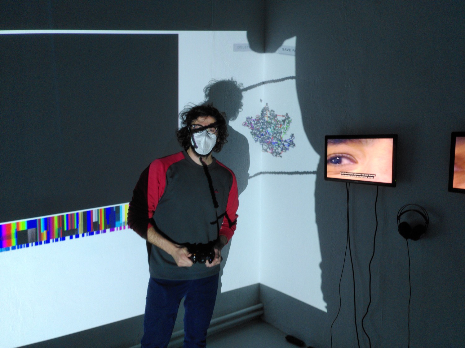 Bild von Anas in seiner Ausstellung